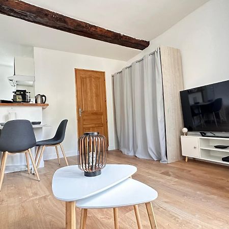 Home Up Pontoise Bagian luar foto